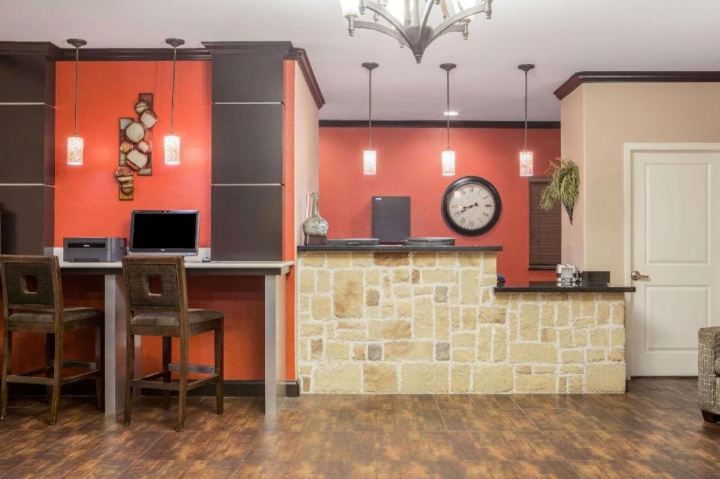 Hotel Super 8 By Wyndham Mansfield La Esterno foto